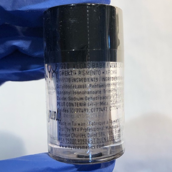 Nyx Pigment! Shade: Vegas Baby. - Picture 6 of 8